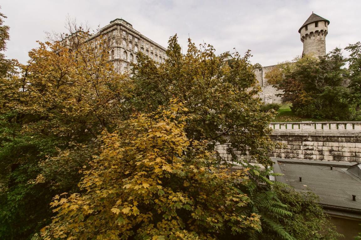 Luxury Apartment View On To The Castle Budapest Exterior photo